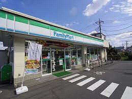 【周辺】ファミリーマート 練馬石神井町店まで徒歩約2分（215m）
