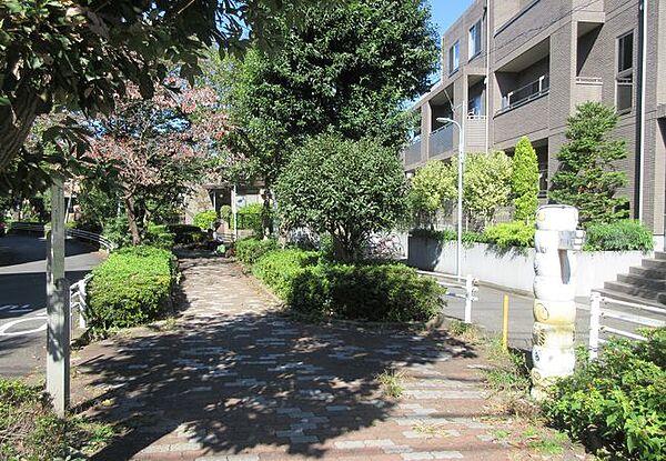 【周辺】呑川駒沢支流緑道まで徒歩約10分(845m)
