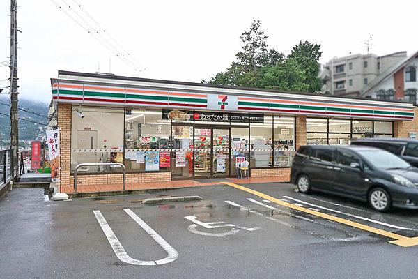 【周辺】セブンイレブン生駒東菜畑店まで徒歩約17分（約1350ｍ）