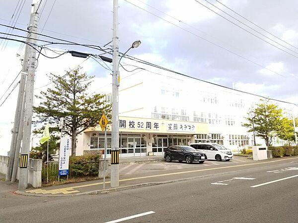 【周辺】【小学校】札幌市立二十四軒小学校まで約650ｍ、徒歩約9分。