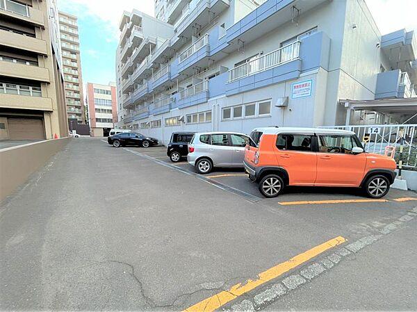 【駐車場】【駐車場】敷地内にある駐車場です。