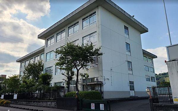 【周辺】【小学校】静岡市立城北小学校。マンションより約1200メートルのところにございます。