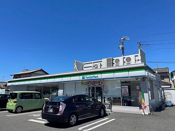 【周辺】【コンビニ】ファミリーマート静岡沓谷五丁目店まで約450ｍ（徒歩6分、車1分）歩いて行けるところにコンビニがあると何かと便利ですね。