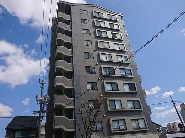 【外観】【リフォーム済】マンションの外観です。10階建て総戸数23戸のうちの4階の角部屋です。
