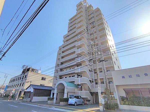 【外観】現地外観写真です。総戸数44戸のうちの11階です。そごうマート中須賀店まで約330m(徒歩5分)と普段のお買い物にも便利です。