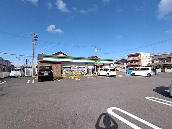 【周辺】ファミリーマート 高松屋島西町北店様まで400ｍ、車で1分です。