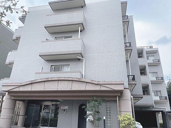 【外観】総戸数16戸6階建て2階部分になります。閑静な住宅地で那珂川沿いに位置し隣地には公園もあり緑豊な場所です。