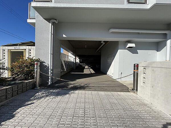 【駐車場】ロボットゲートがかっこいいですね