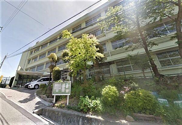 【周辺】中学校「神戸市立雲雀丘中学校まで1451m」
