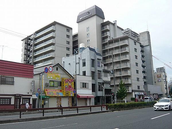 【外観】ＪＲ西宮駅徒歩3分、阪神西宮駅までも徒歩10分の好立地。総戸数117戸のマンションの6階部分です。