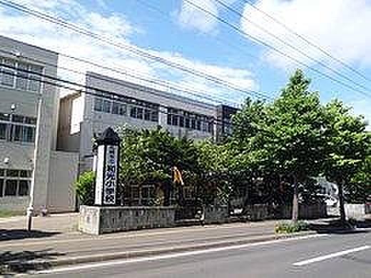 【周辺】札幌市立北陽中学校 619m