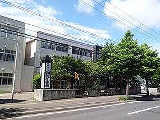 【周辺】札幌市立北陽中学校 672m