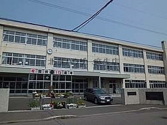 【周辺】札幌市立鴻城小学校 1237m