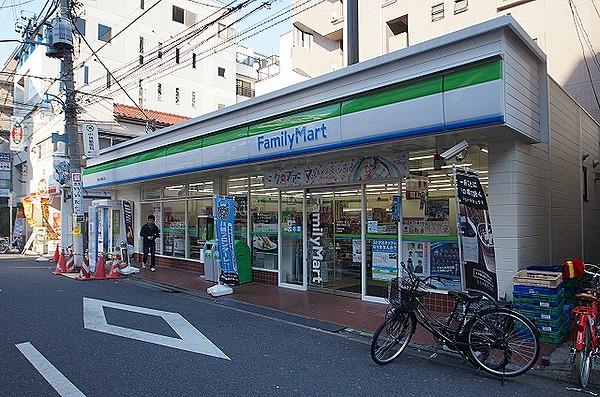 【周辺】コンビニエンスストアファミリーマート新丸子駅西口店まで75ｍ