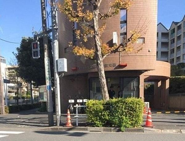 【周辺】新宿警察署淀橋市場前交番 徒歩10分。 730m