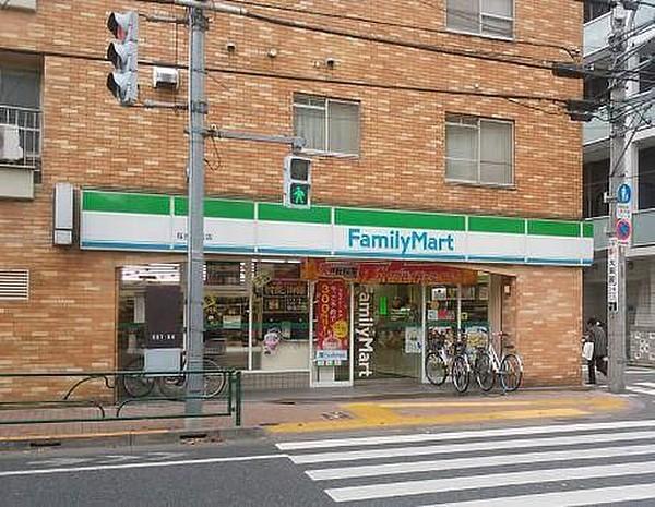 【周辺】ファミリーマート/桜台駅前店 徒歩4分。 280m