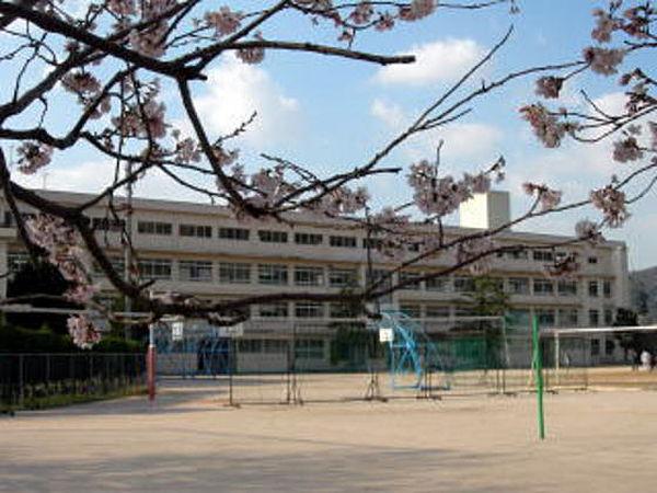 【周辺】中学校「広島市立祇園中学校まで1114ｍ」