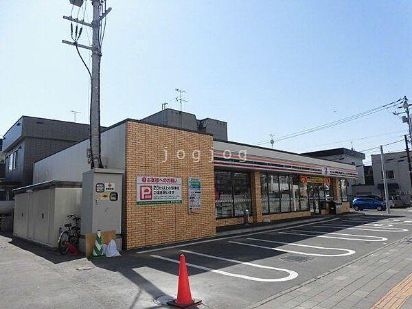 【周辺】セブンイレブン札幌北23条店 588m