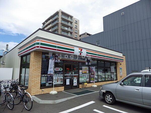 【周辺】セブンイレブン札幌北13条東駅前店 206m