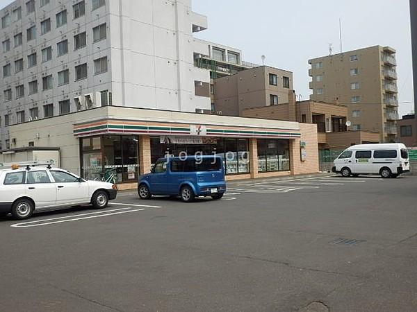 【周辺】セブンイレブン札幌北17条店 379m