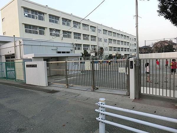 【周辺】横浜市立/上星川小学校 徒歩9分。 720m