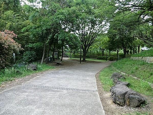 【周辺】鶴ヶ峰公園 400m