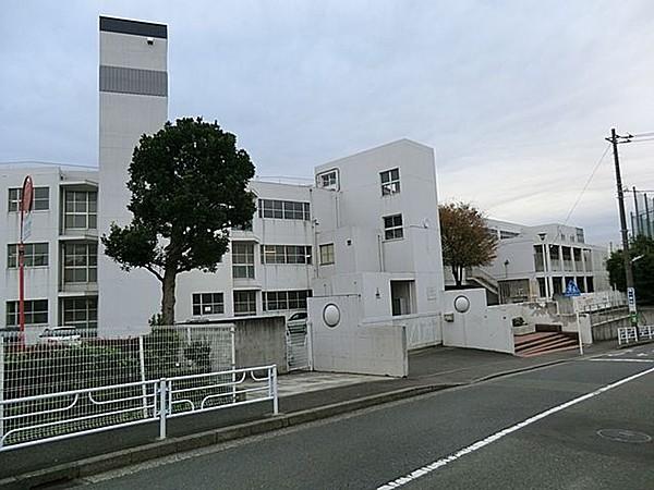 【周辺】横浜市立川和中学校 1200m
