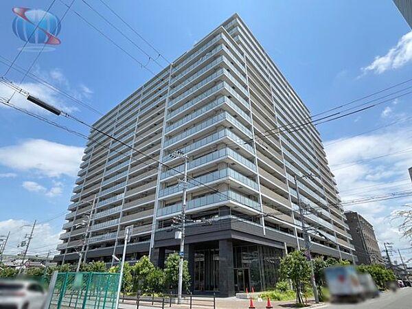 【外観】【現地外観】　大阪メトロ長堀鶴見緑地線「今福鶴見」駅　徒歩10分。総戸数272戸の地上18階建マンションです。