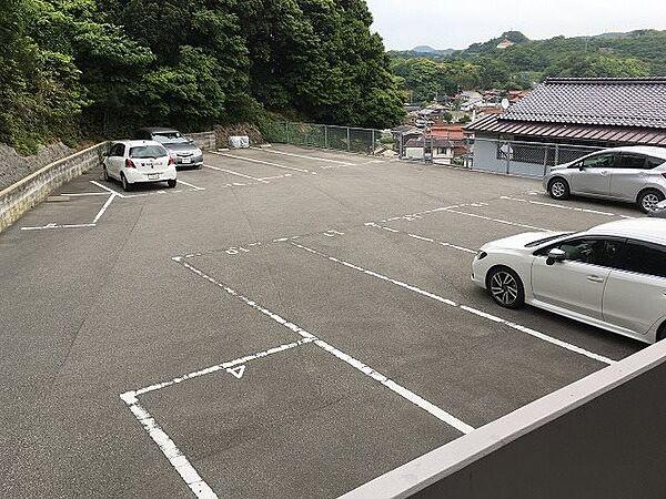 【駐車場】