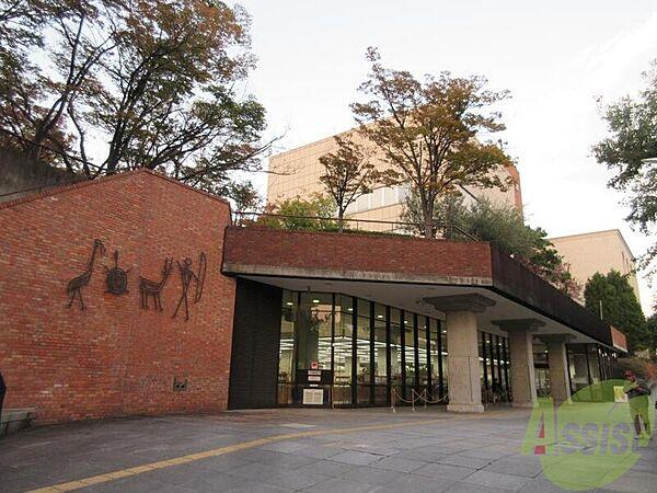 【周辺】神戸市立中央図書館 467m