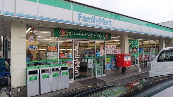 【周辺】【コンビニエンスストア】ファミリーマート　京屋西湊店まで290ｍ