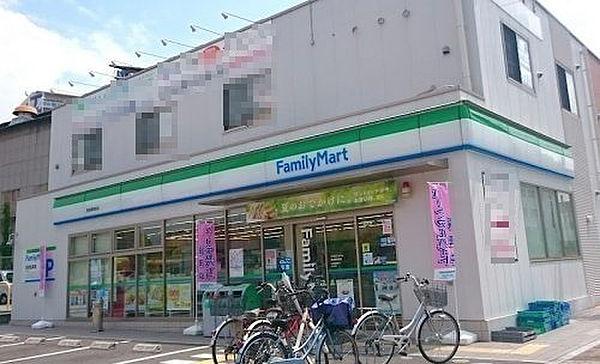 【周辺】【コンビニエンスストア】ファミリーマート　南海堺駅前店まで871ｍ