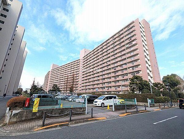 【外観】【外観】高島平住宅は第一・第二・第三があり、この第一住宅は高島平駅に一番近くエレベーター付きバリアフリー設計です。