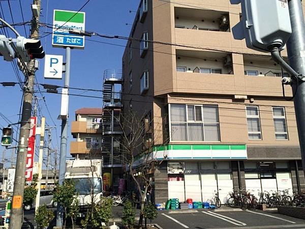 【周辺】ファミリーマート戸田駅西口店(コンビニ)まで722m
