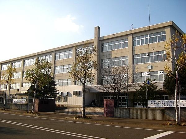 【周辺】札幌市立厚別中学校 444m
