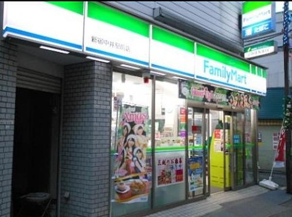【周辺】ファミリーマート 高円寺パル商店街店（315m）