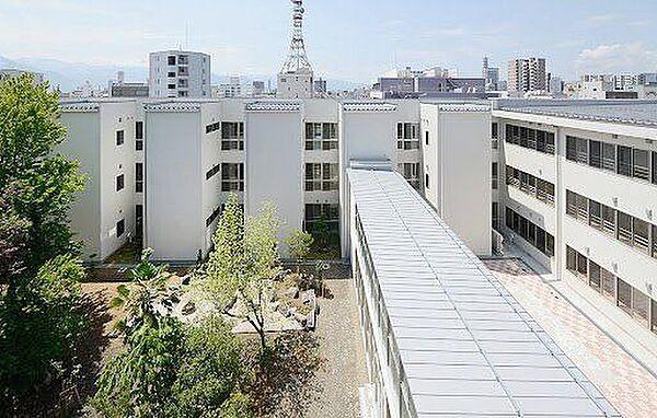 【周辺】長野市立柳町中学校 徒歩4分。 300m