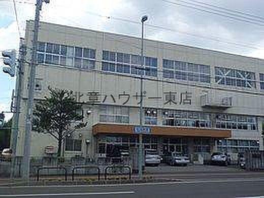【周辺】札幌市立美香保中学校 552m