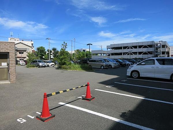 【駐車場】自走式、平面の駐車場。現在空き有りです。