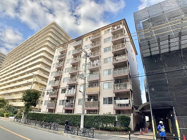 【外観】≪外観≫ JR環状線・阪神なんば線「西九条」駅まで徒歩7分。5階角部屋です。※リフォーム歴あり