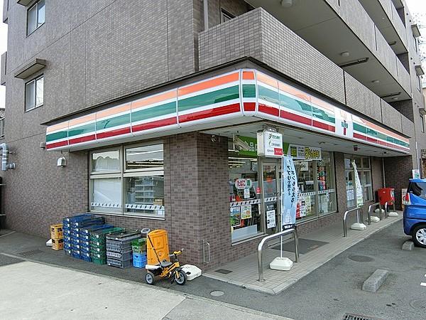 【周辺】セブン-イレブン 多摩関戸5丁目店（徒歩約10分・約750m）