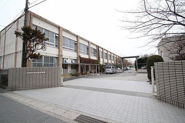 【周辺】名古屋市立守山東中学校 642m