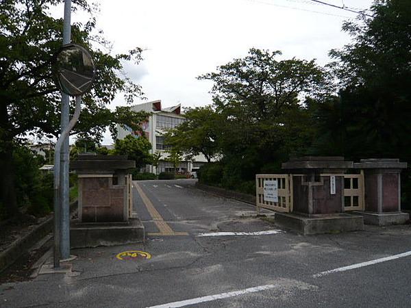 【周辺】東海市立横須賀小学校 徒歩 約10分（約740m）