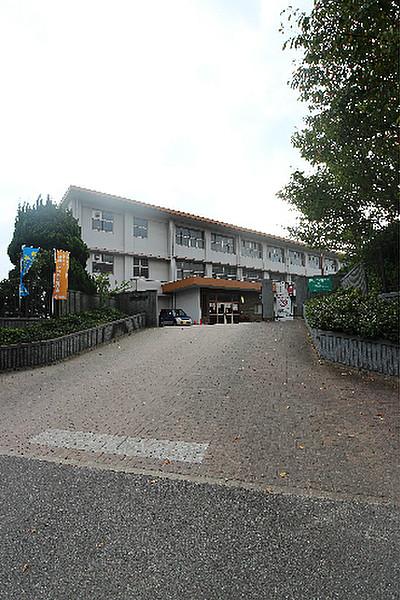 【周辺】北九州市立篠崎中学校（355m）