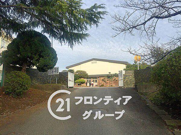 【周辺】奈良市立登美ケ丘小学校 1460m