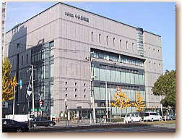 【周辺】図書館「大阪市立中央図書館」