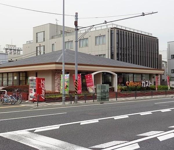 【周辺】ガスト鶴見中央店 徒歩14分。 1060m