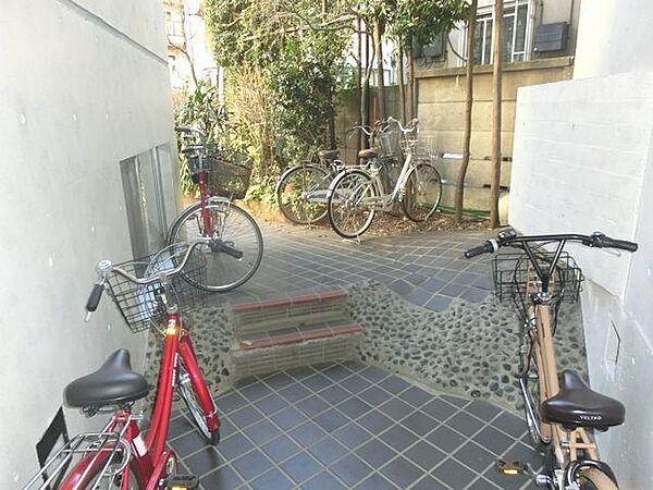 【エントランス】自転車駐輪可