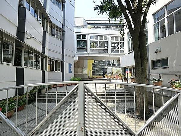 【周辺】新宿区立落合中学校 徒歩14分。 1090m