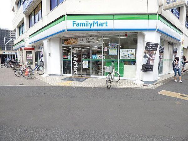 【周辺】ファミリーマート/墨田押上駅前店 徒歩2分。 90m
